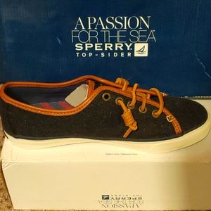 Sperry seacoast varsity graphite
